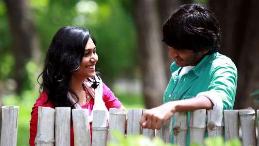 Aadhalal Kadhal Seiveer - Backdrops