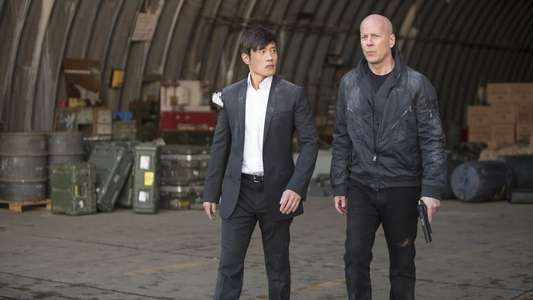RED 2 - Backdrop