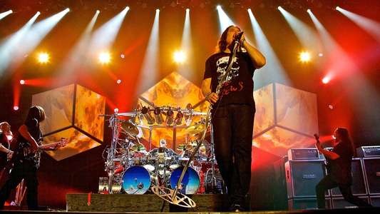 Dream Theater: Live At Luna Park - Backdrop
