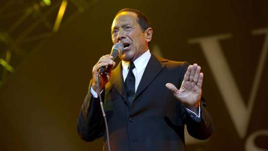 Paul Anka: Live in Switzerland - Backdrop