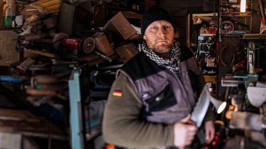 Preppers UK: Surviving Armagedon - Backdrop