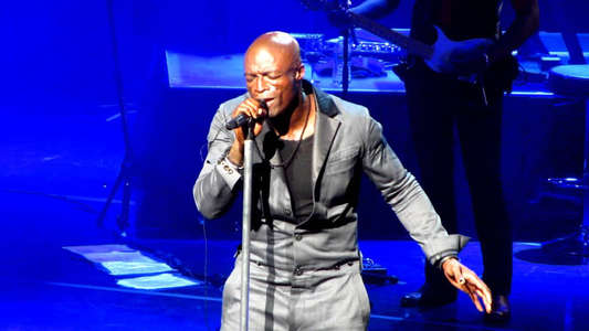 Seal: Soundstage - Backdrop