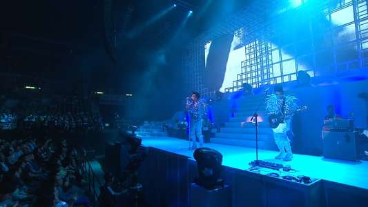 Tat Ming Pair Live - Backdrop