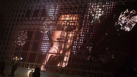 Tat Ming Pair Live - Backdrop