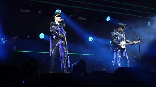 Tat Ming Pair Live - Backdrop