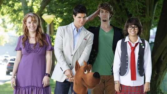 Scooby-Doo! The Mystery Begins - Backdrop