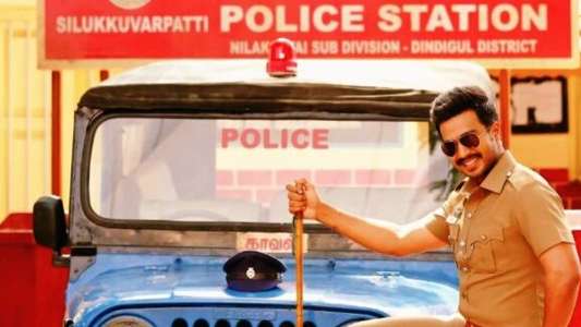 Silukkuvarupatti Singam - Backdrops