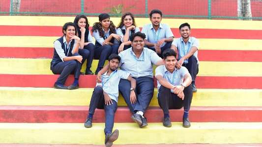 Oru Adaar Love - Backdrop