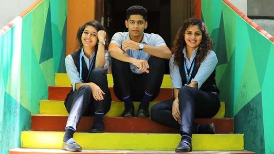 Oru Adaar Love - Backdrop