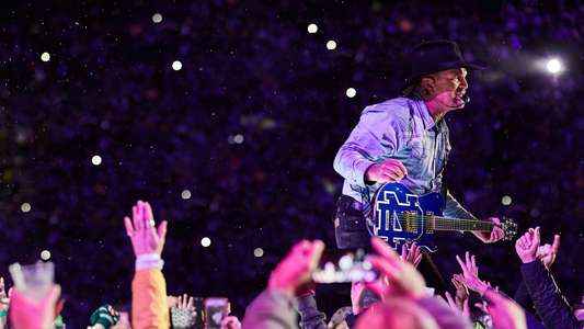 Garth: Live At Notre Dame! - Backdrop