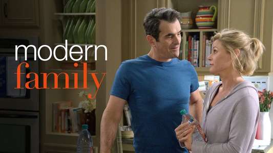 Modern Family - Backdrops