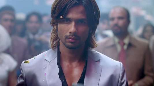 Kaminey - Backdrop