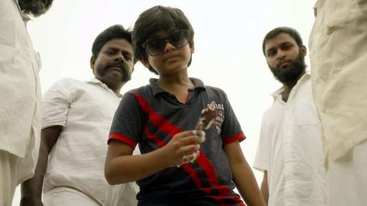 Kuthukku Pathu - Backdrop