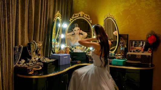 Bling Empire: New York - Backdrops