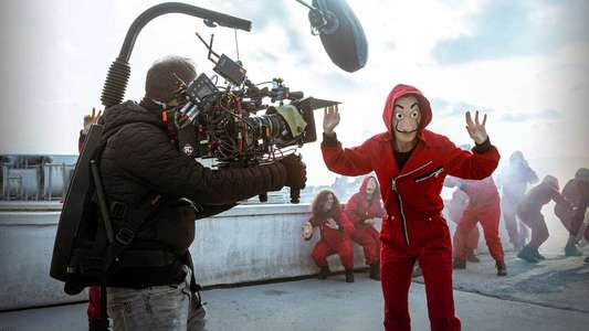 Money Heist: From Tokyo to Berlin - Backdrops