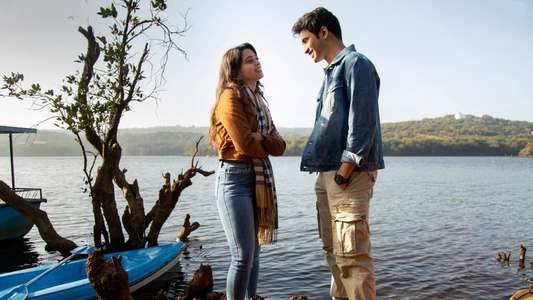 Feels Like Ishq - Backdrop