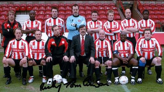 Mike Bassett: Manager - Backdrop