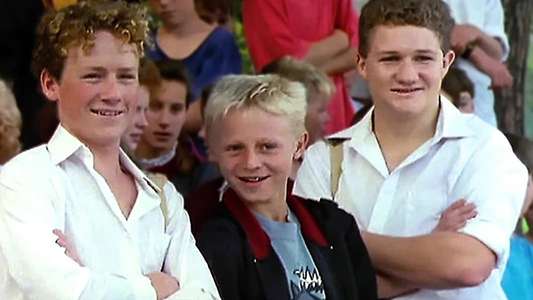 Round the Twist - Backdrop