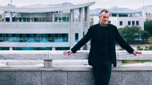 Michael Palin in North Korea - Backdrops