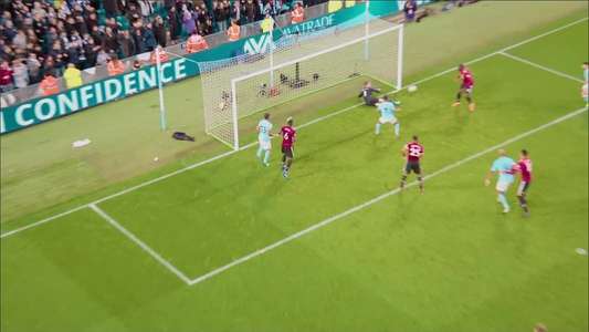 All or Nothing: Manchester City - Backdrops