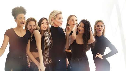 Making a Model With Yolanda Hadid - Backdrop