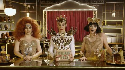 Drag Me as a Queen - Backdrop