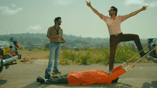 Mai Hero Boll Raha Hu - Backdrop