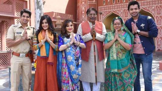 Tu Sooraj Main Saanjh Piyaji - Backdrop