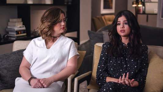 13 Reasons Why: Beyond the Reasons - Backdrop