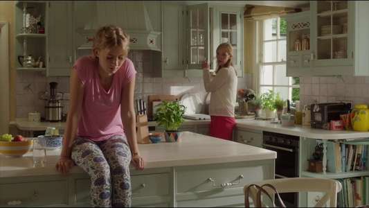 Rosamunde Pilcher: Fighting for Her Family - Backdrop