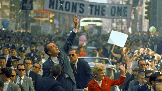 Oliver Stone's Untold History of the United States - Backdrops