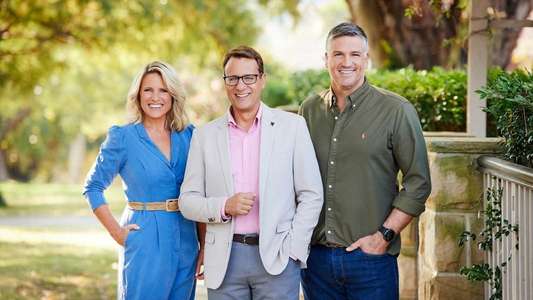 Selling Houses Australia - Backdrop