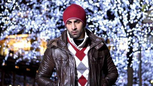 Anjaana Anjaani - Backdrop