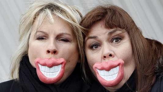 A Bucket O' French And Saunders - Backdrop