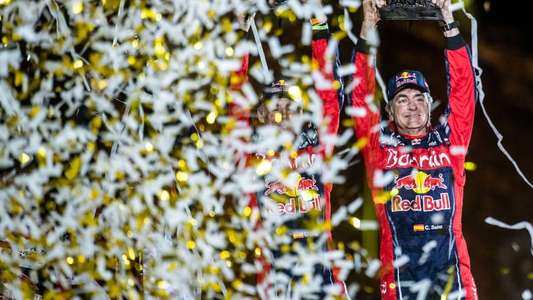Sainz: Live to compete - Backdrop