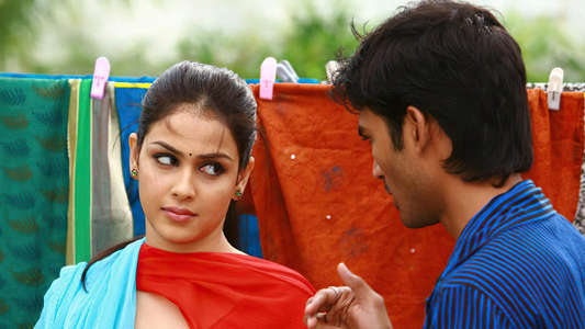 Uthama Puthiran - Backdrop