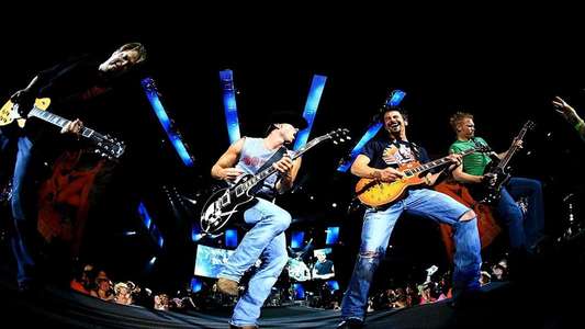 Kenny Chesney: Summer In 3D - Backdrop
