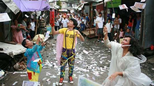 Mondomanila  or: How I Fixed My Hair After a Rather Long Journey - Backdrop