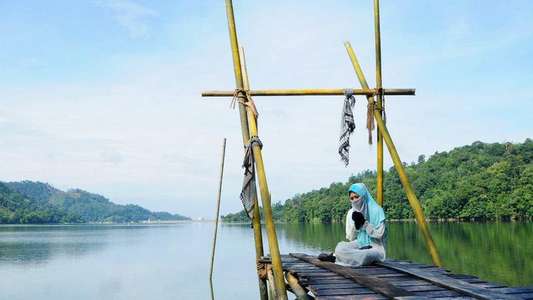 7 Petala Cinta - Backdrop