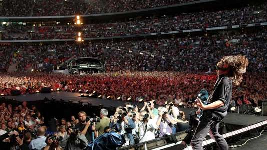 Foo Fighters: Live at Wembley Stadium - Backdrop