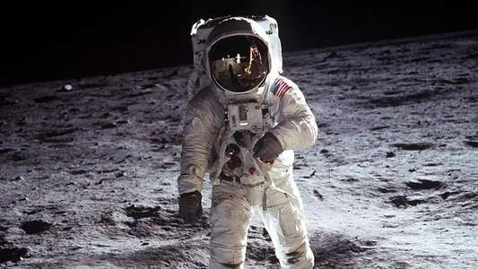 Apollo 18 - Backdrop