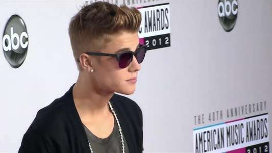 Bieber Generation - Backdrops