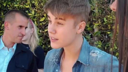 Bieber Generation - Backdrops
