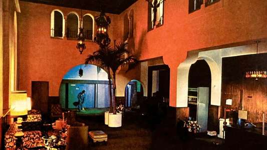 Eagles: Hotel California [Live] [Melbourne 2005] - Backdrop