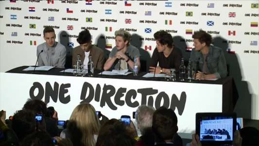 One Direction: Reaching for the Stars Part 2 - The Next Chapter - Backdrop