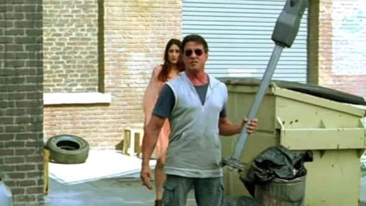 Kambakkht Ishq - Backdrops