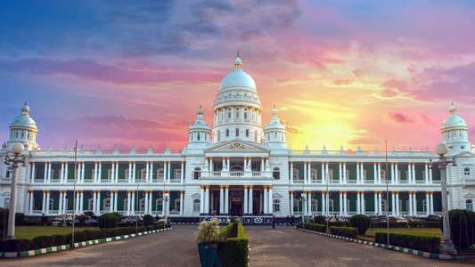 Aalambana - Backdrops