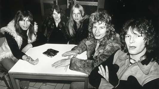 Yes: Classic Artists - Backdrop