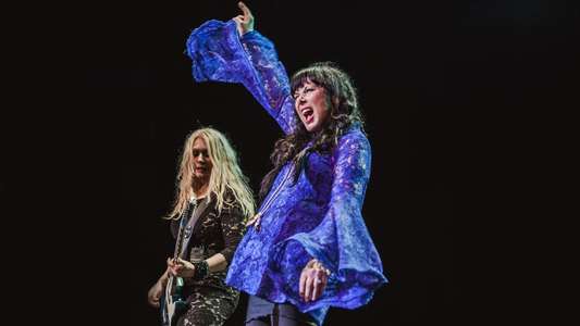 Heart: Alive in Seattle - Backdrop