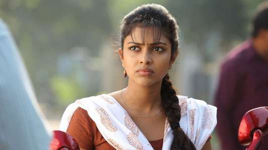 Kadhalil Sodhappuvadhu Yeppadi - Backdrops